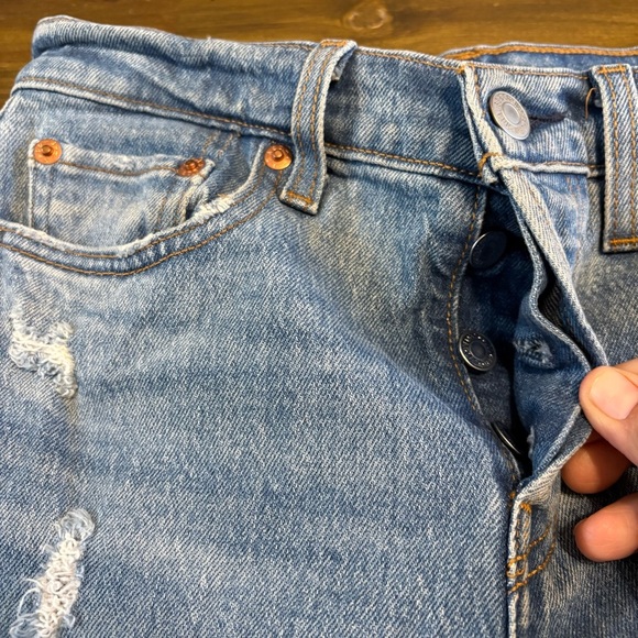 Levi’s Wedgie Straight Leg Jeans Denim Medium Wash Distressed Raw Hem Cropped - Picture 6 of 13